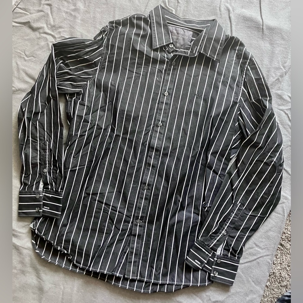 American Eagle long sleeved striped black button down